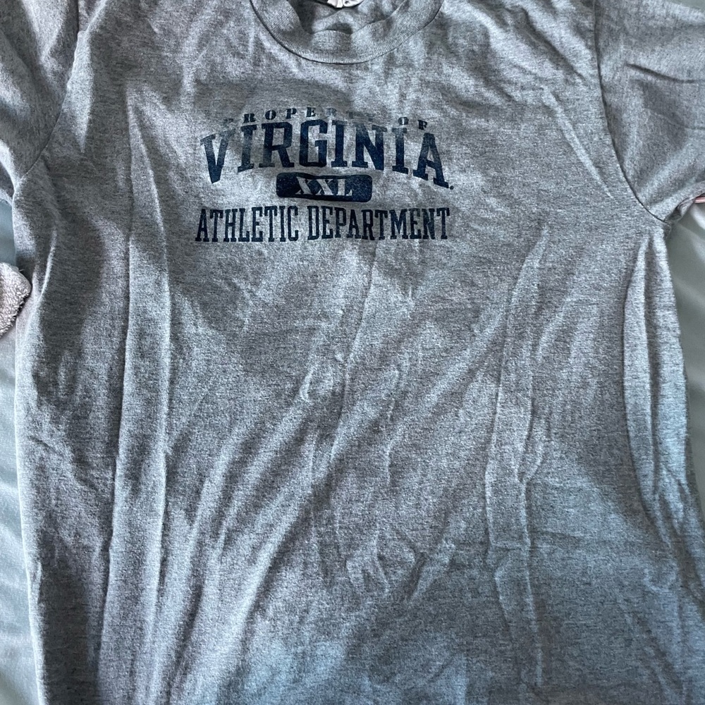 Grey tshirt